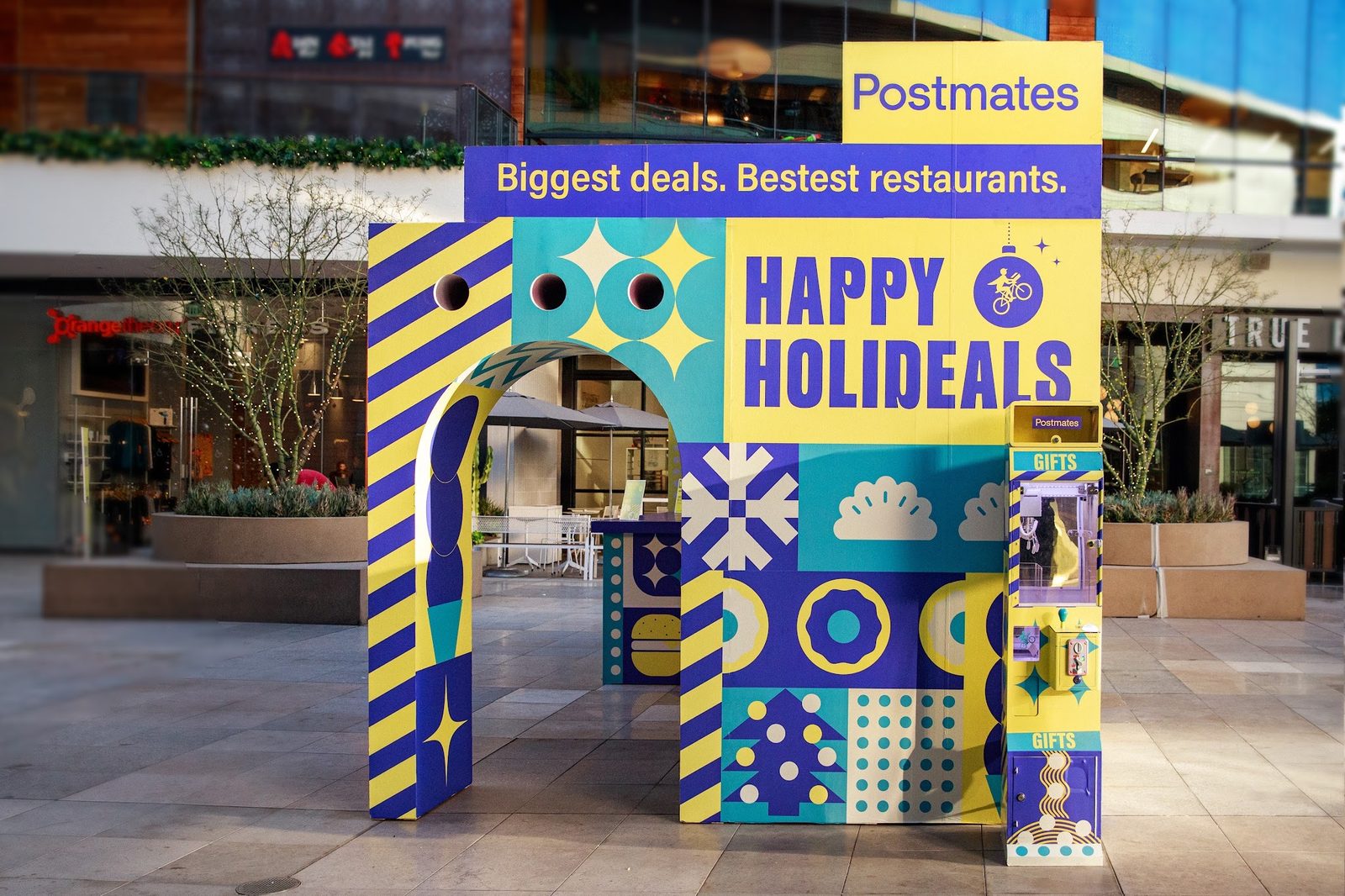 Postmates Holideals arch installation